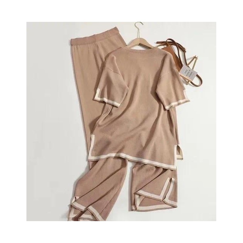 Conjunto con abertura en mangas y bajos